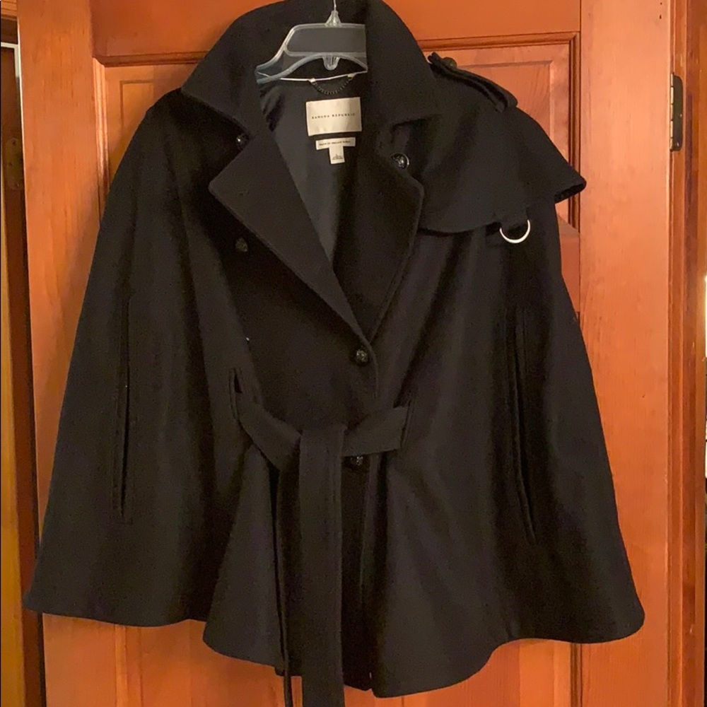 Excellent Cond. Banana Republic Italian Wool Cape